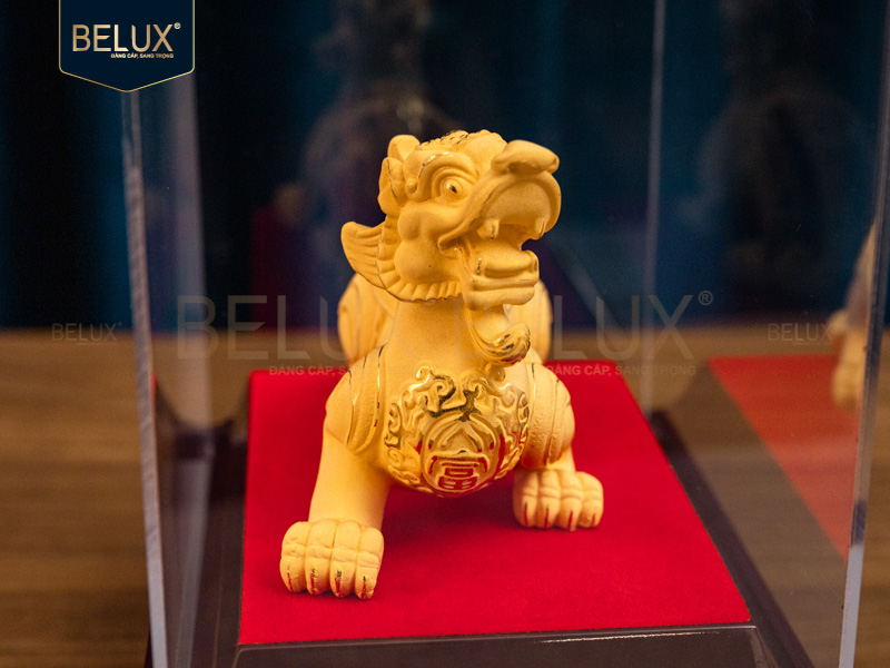 Tượng Tỳ Hưu dát vàng cát&nbsp;11x6x8cm